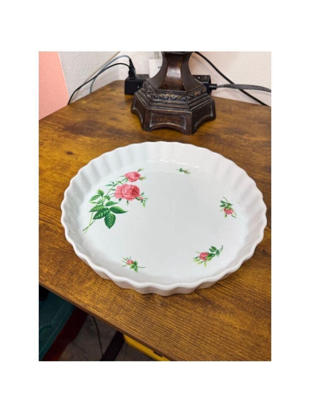 Christineholm pie plate pink roses 10 inch. One and a half inch deep. - Picture 4 of 7
